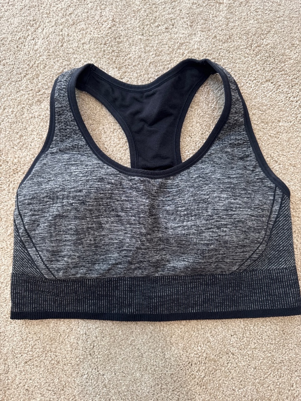Racerback sports bra heathered gray/black